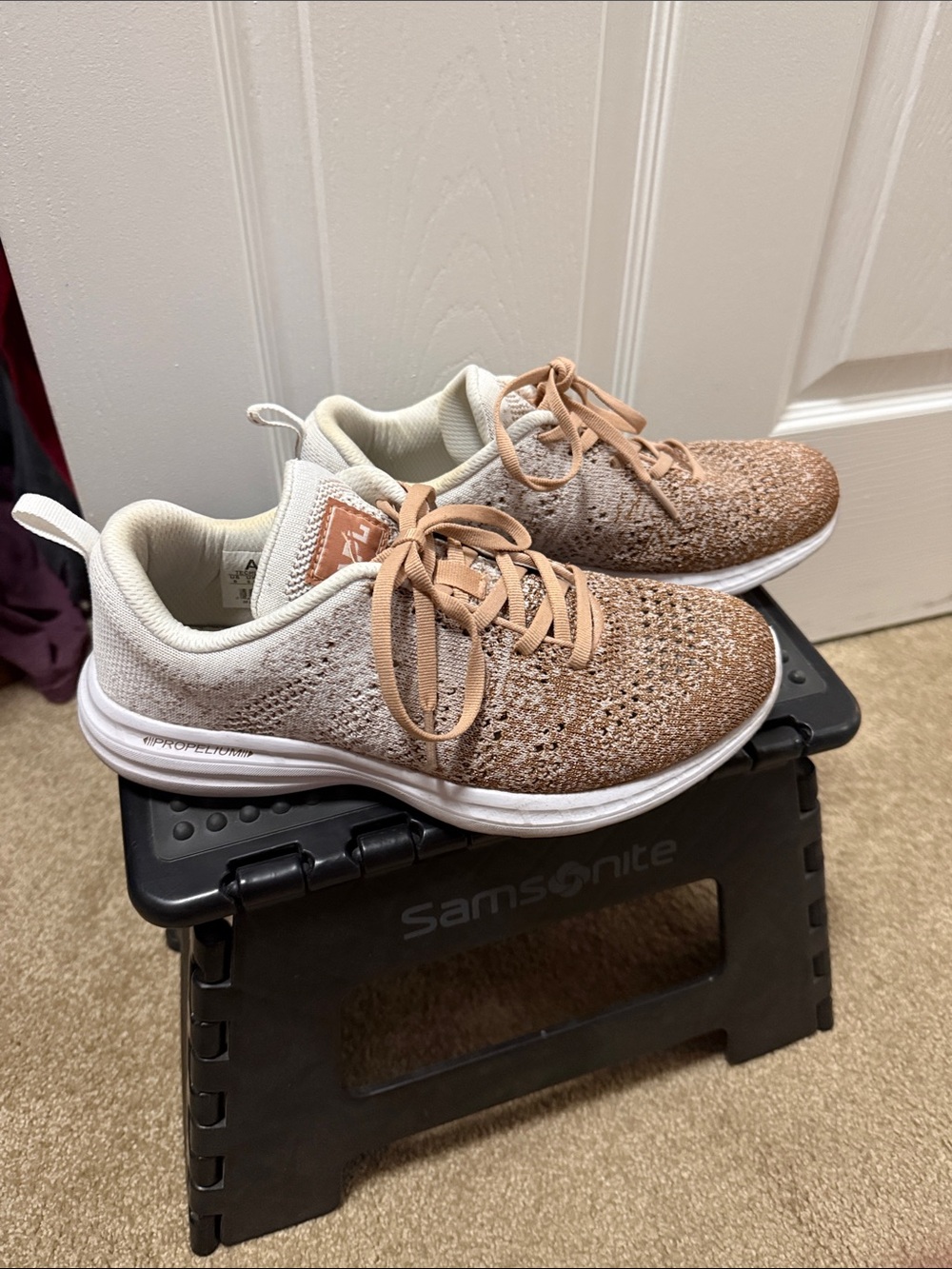 Women’s APL shoes propelium 8 gold shimmer